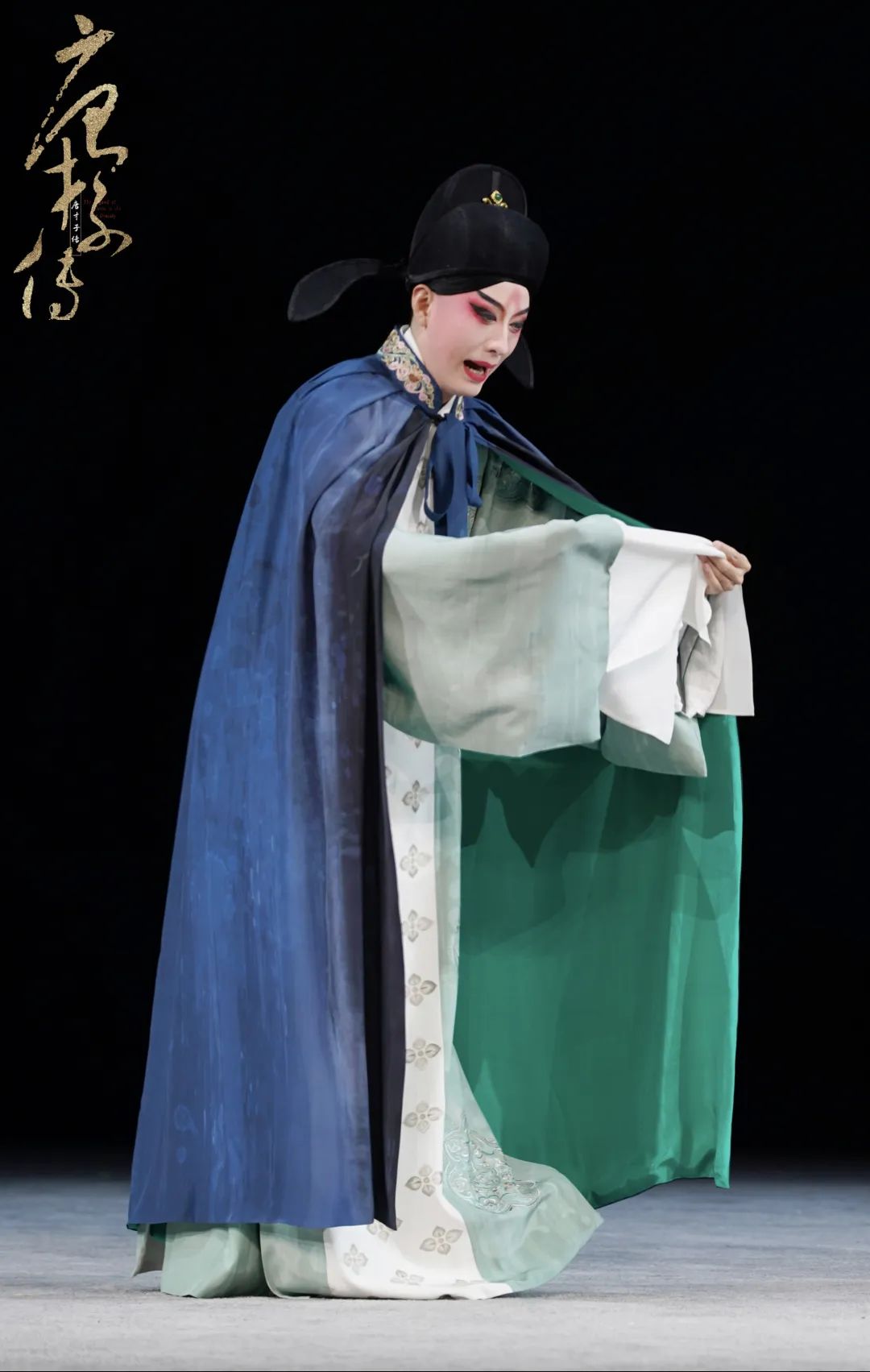在舞臺，打開我們的“文化故鄉(xiāng)”